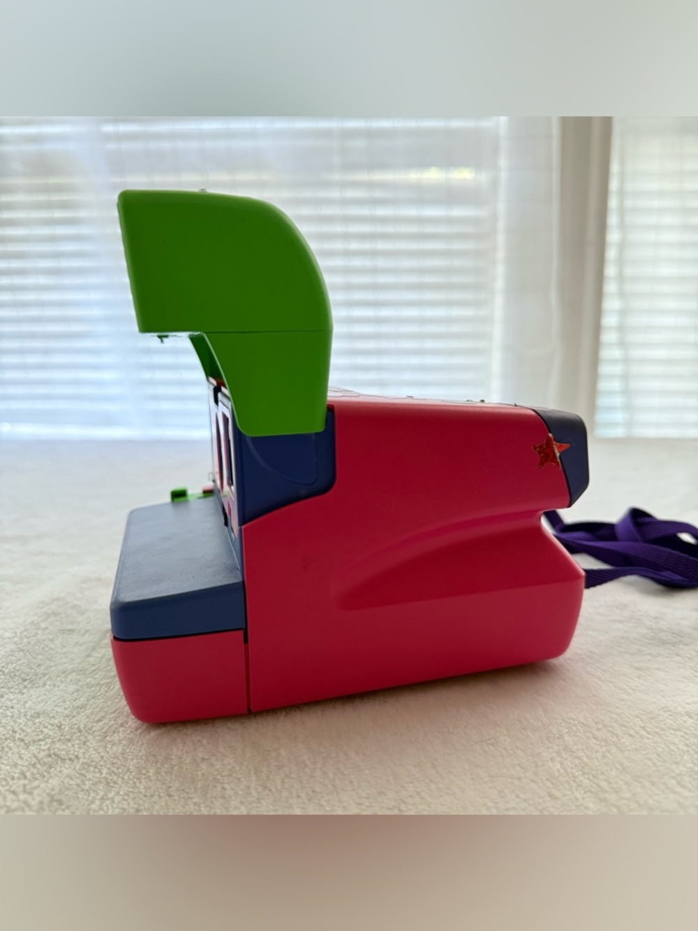 Vintage Mattel 98 Barbie Polaroid Instant 600 Camera With Strap Tested Working - Picture 4 of 9